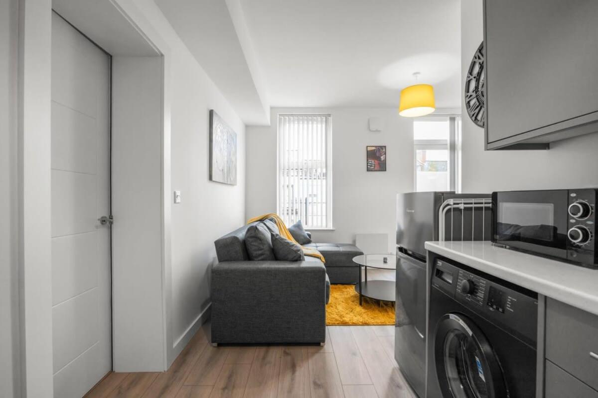 Smart 2 Bedroom In East Village Apartment