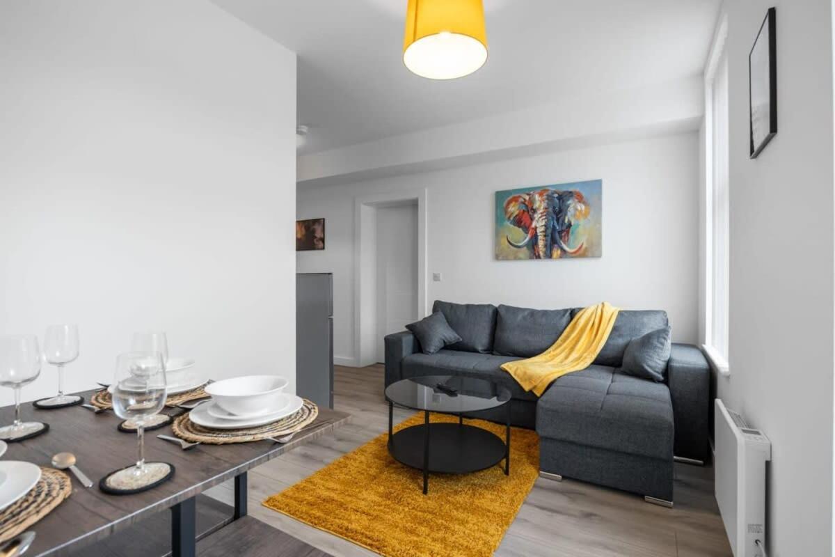 Smart 2 Bedroom In East Village Apartment Belfast