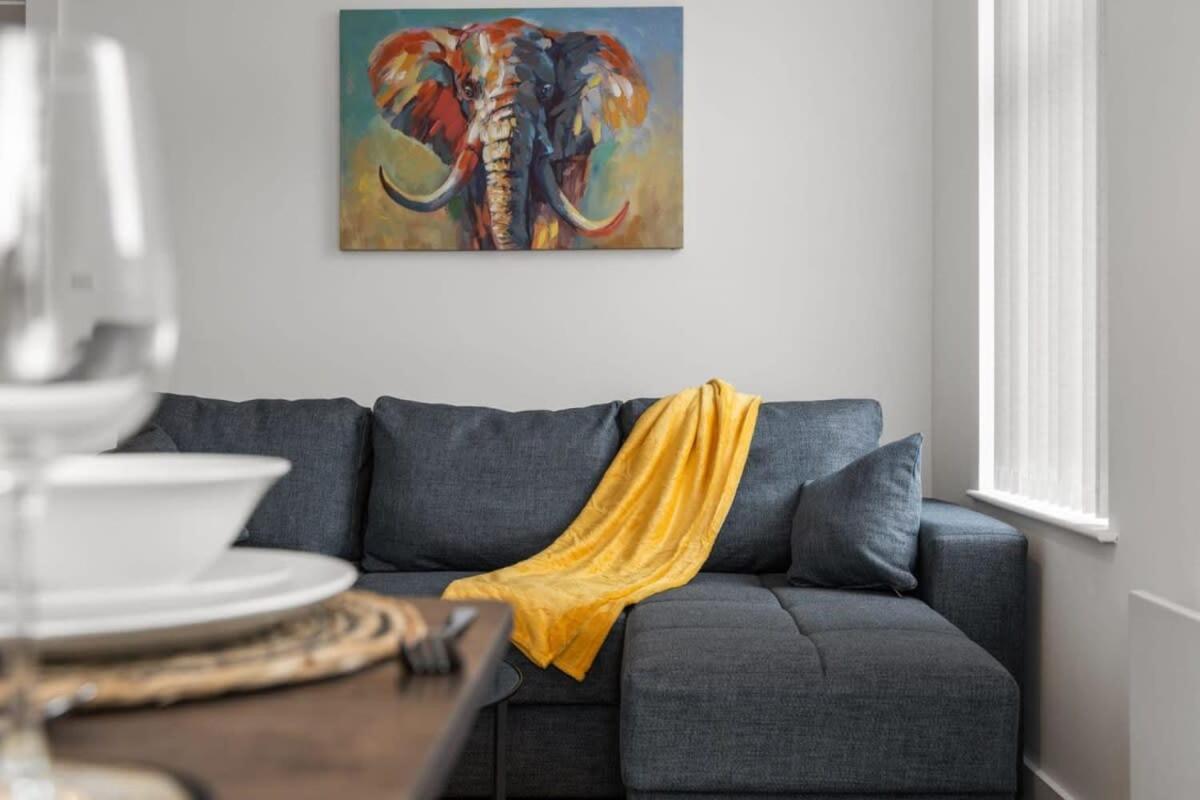 Smart 2 Bedroom In East Village Apartment Belfast