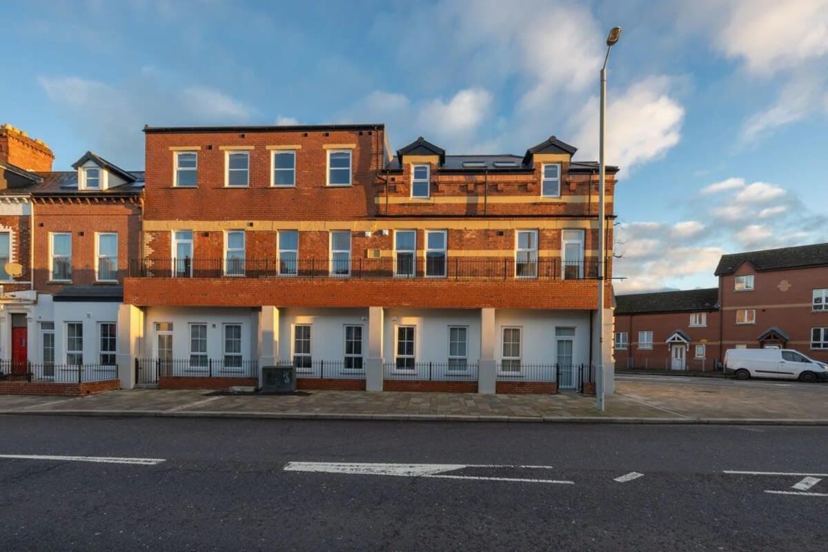 Smart 2 Bedroom In East Village Belfast