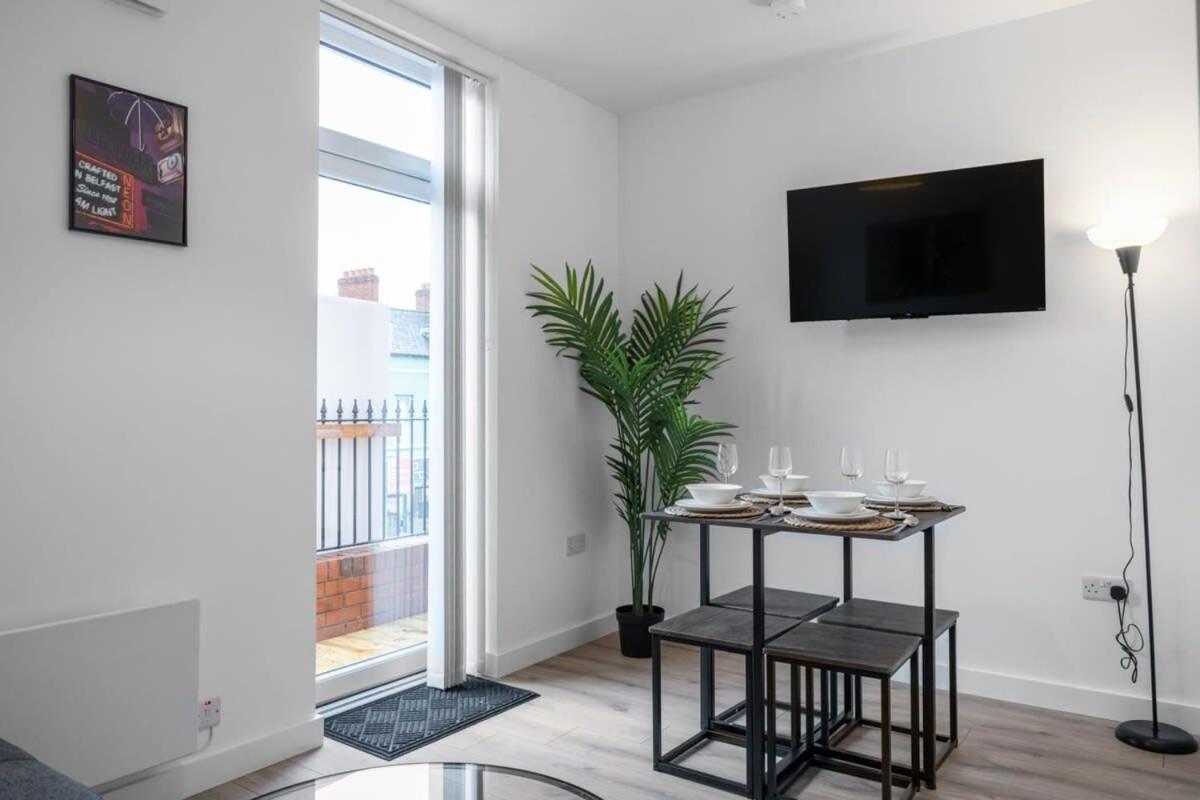 Smart 2 Bedroom In East Village Apartment *